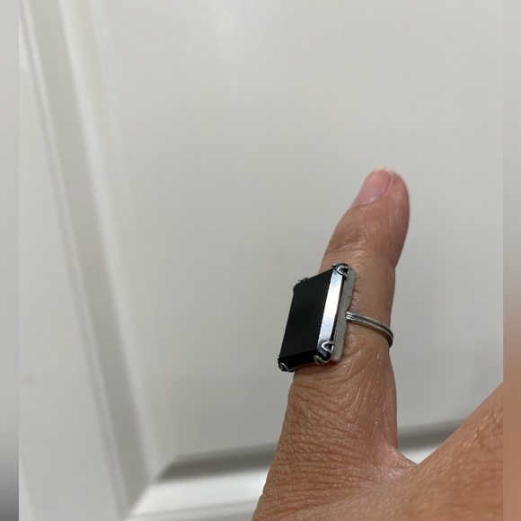 This precious 2.5g Sterling Silver ring, sold to me as onyx is marked, size 2.75 - Picture 7 of 16